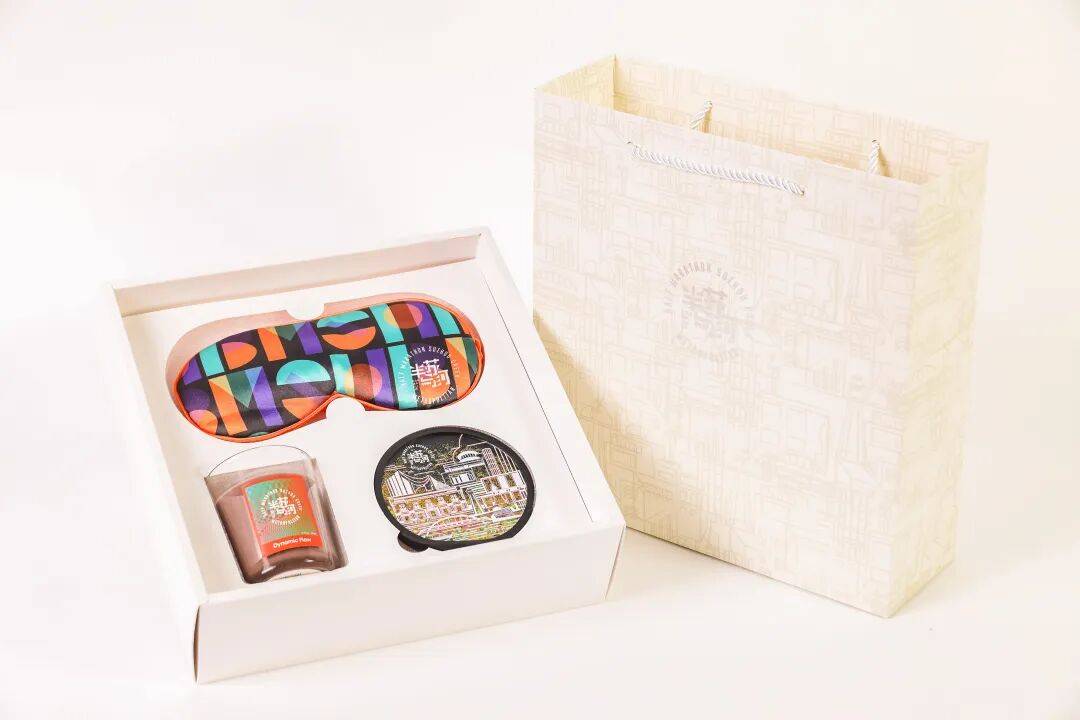 半马苏河文创新品秋冬“摩登都市”系列推出→麻将胡了试玩模拟器展示城区发展和文化底蕴(图12) 半马苏河文创新品秋冬“摩登都市”系列推出→麻将胡了试玩模拟器展示城区发展和文化底蕴(图12)